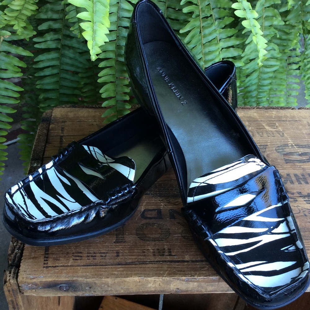 NWOT Anne Klein patent fashion loafers.